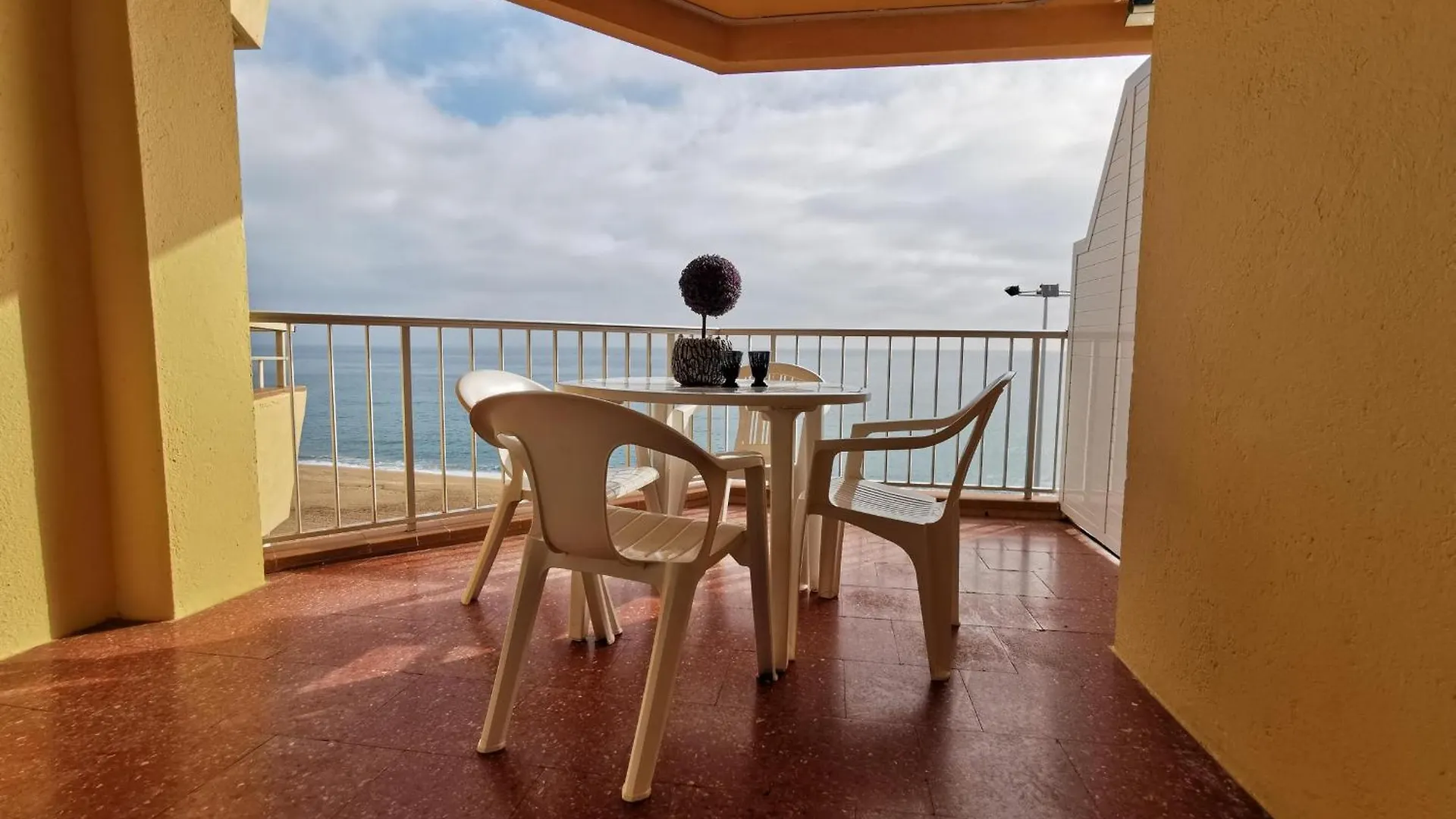 Villas Cosette / Alexandra Mar Magnifico Piso Con Esplendidas Vistas Al Mar, A Pie De La Playa En El Paseo Maritimo De Platja D'Aro - Es-209-3 Spain